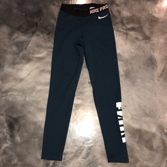 Nike Pro Leggings - Picture 2 of 4